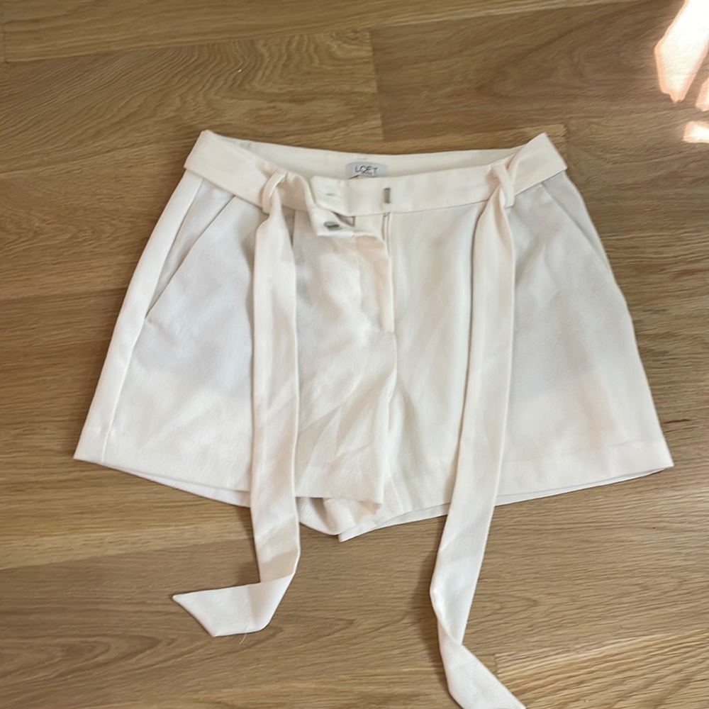 Loft sz 2p cream color paper bag shorts high waist